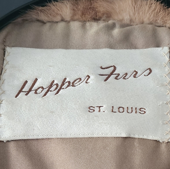 VINTAGE Genuine mink jacket from Hopper Furs St. Louis, MO. Soft and beautiful! - Picture 4 of 12